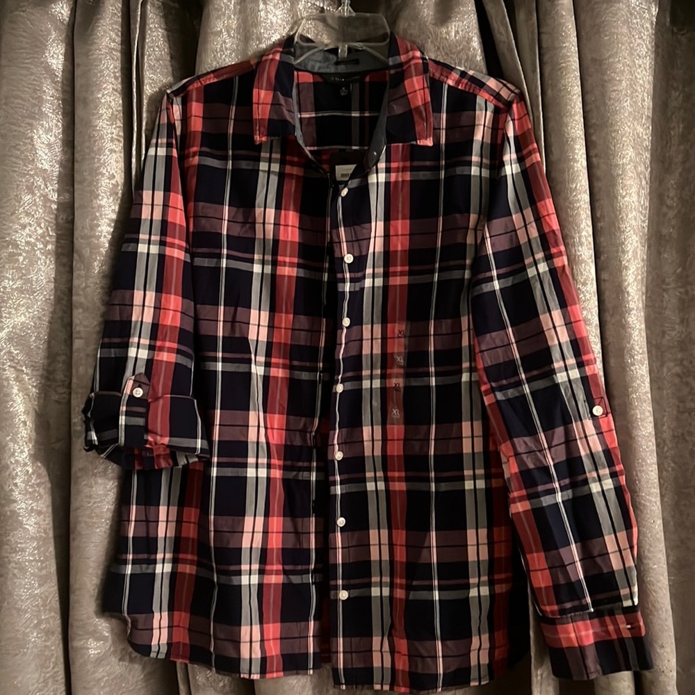 Tommy HilfigerBNWTcollar, button down shirt. Navy blue and coral plaid. XL.